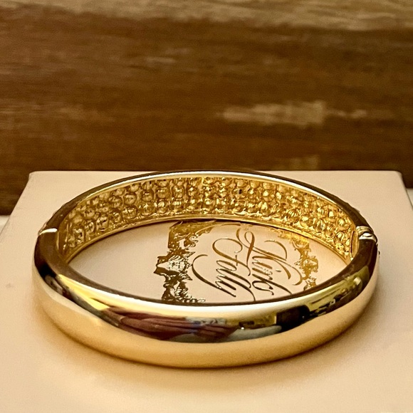 Kirks Folly Brilliant Blue Aurora Borealis Crystals Gold Plated Hinged Bracelet - Picture 5 of 8